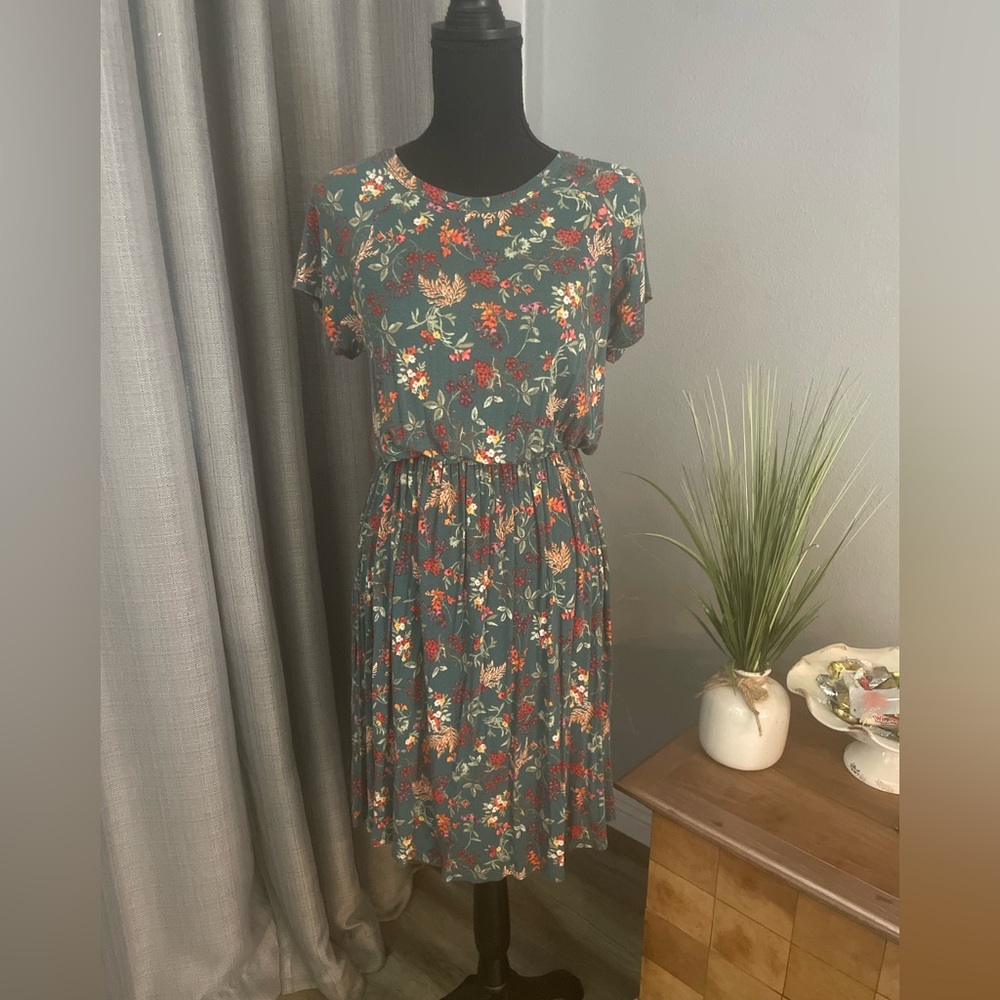 Flower Pull On Dress Size Small